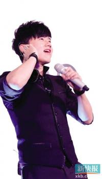 谢娜挺张杰上《歌手2》：要唱出从前门进的气势