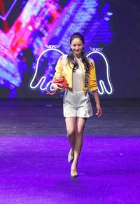 �½���ģ���ղ�������̸���룬�����о������������ɶ�